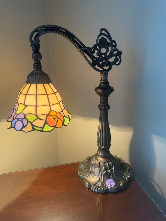 Dale Tiffany De Anza Tiffany desk lamp