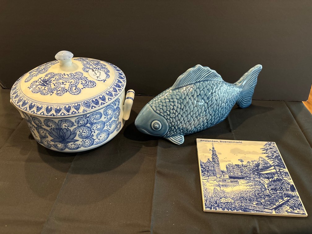 Blue and white ceramic lot: tureen, tile, fish