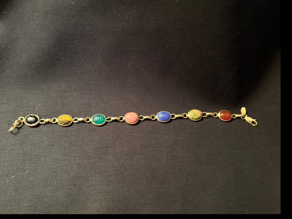 14K yellow gold and scarab bracelet; 8.5g tw; 7”