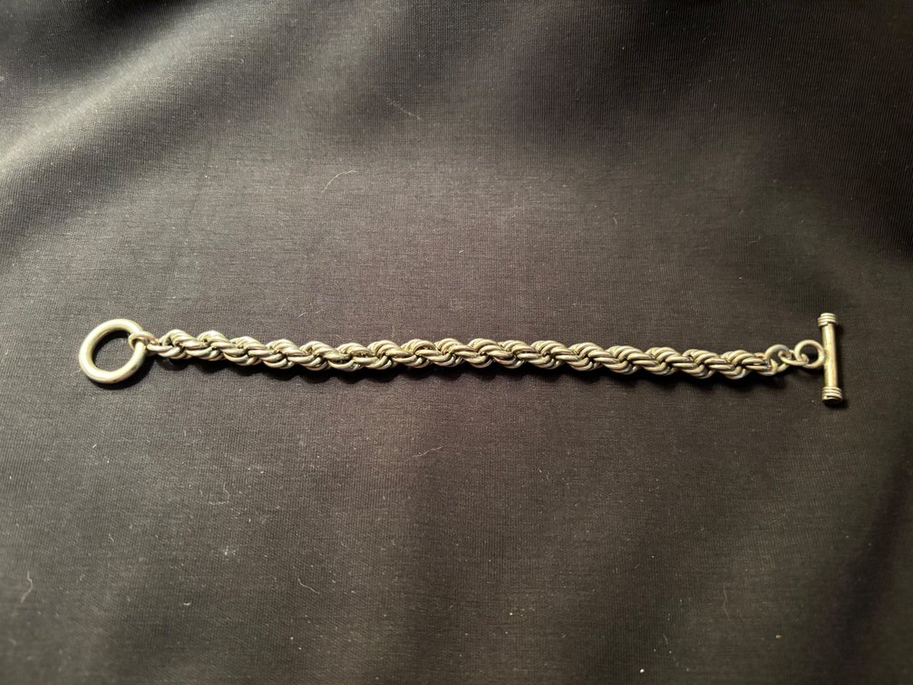 Sterling link bracelet, toggle clasp; 40.6 g; 7.5”
