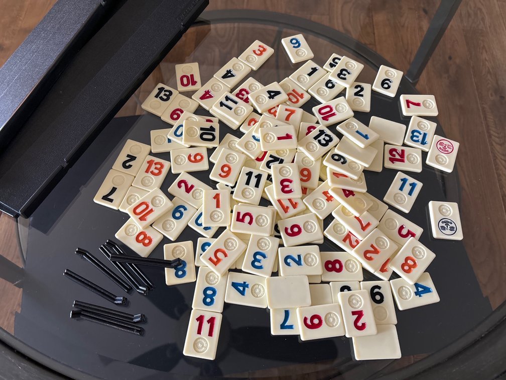 Rummikub tile game