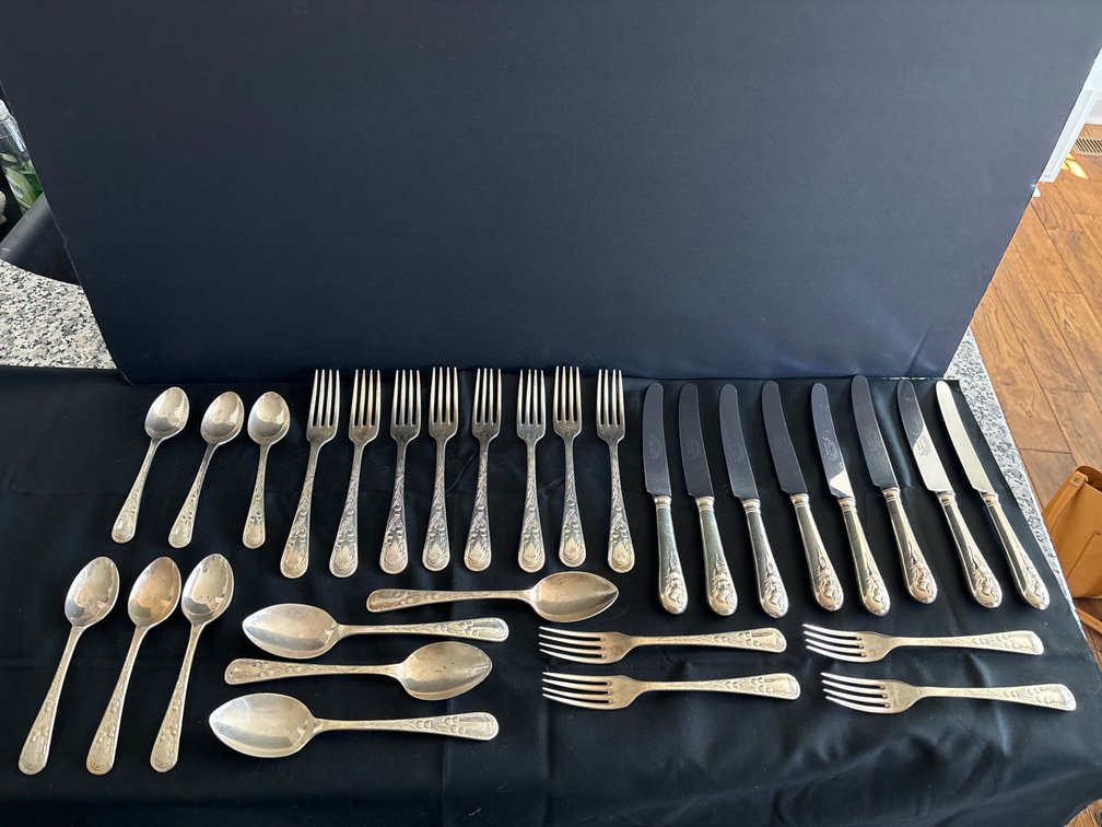 30 pc set of Sheffield silverplate thistle pattern flatware