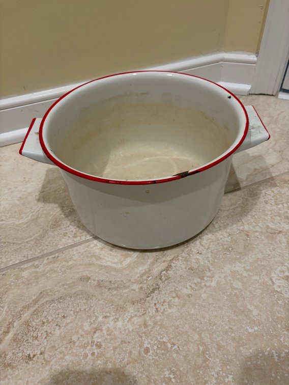 8-piece enamelware lot set