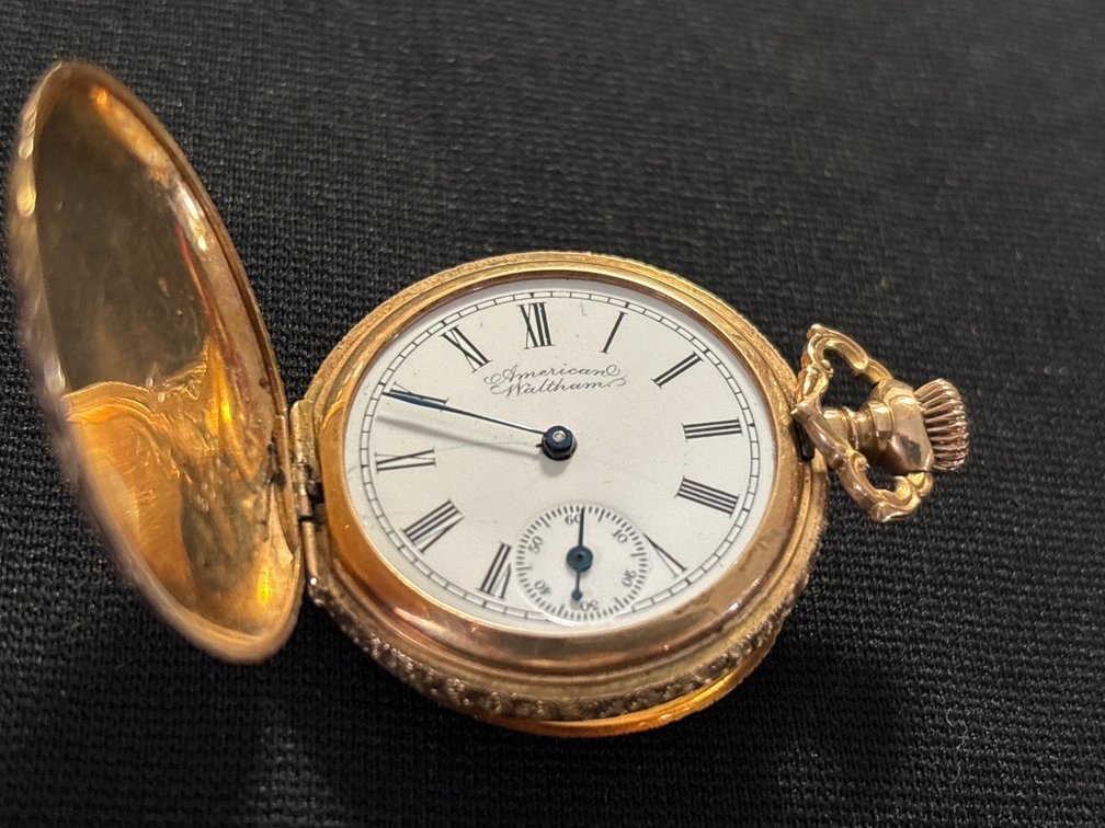 Lady’s Waltham 14kt yellow gold pocket watch; 34.7g tw
