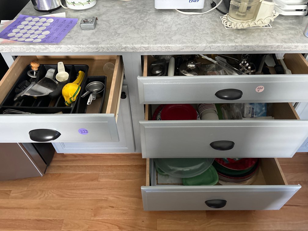 6 drawer lots, kitchen implements, etc