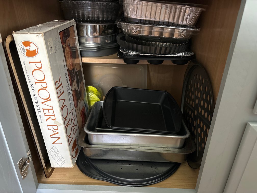 2 cabinet lots: baking items