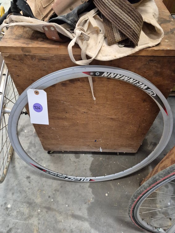 Weinmann DP18 700c clincher wheel