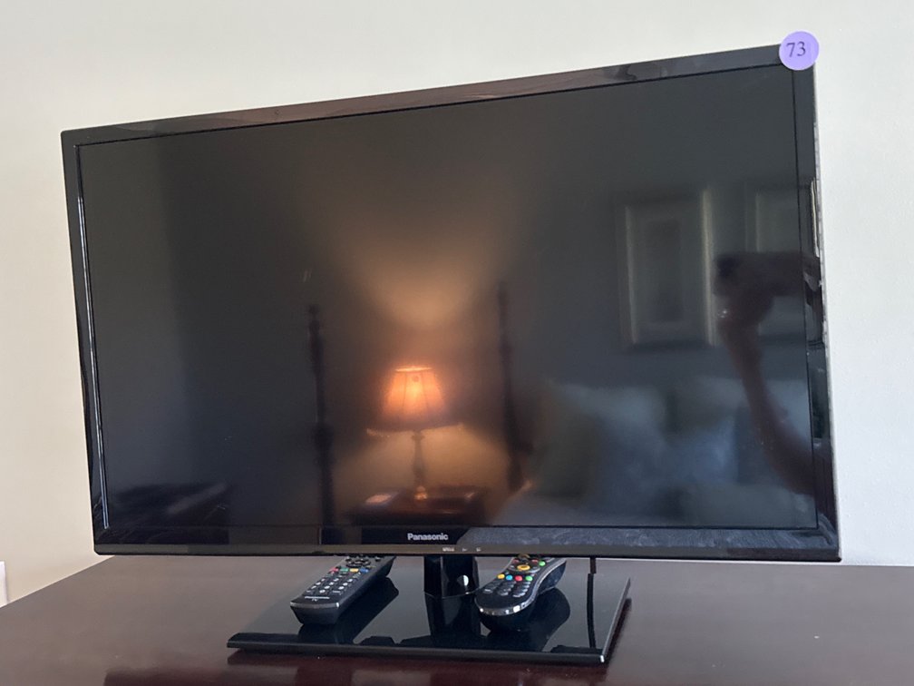 Panasonic Flatscreen TV, 32”