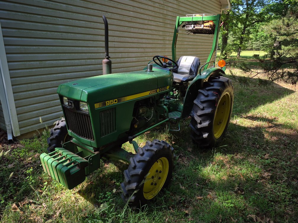 John Deere 950 tractor