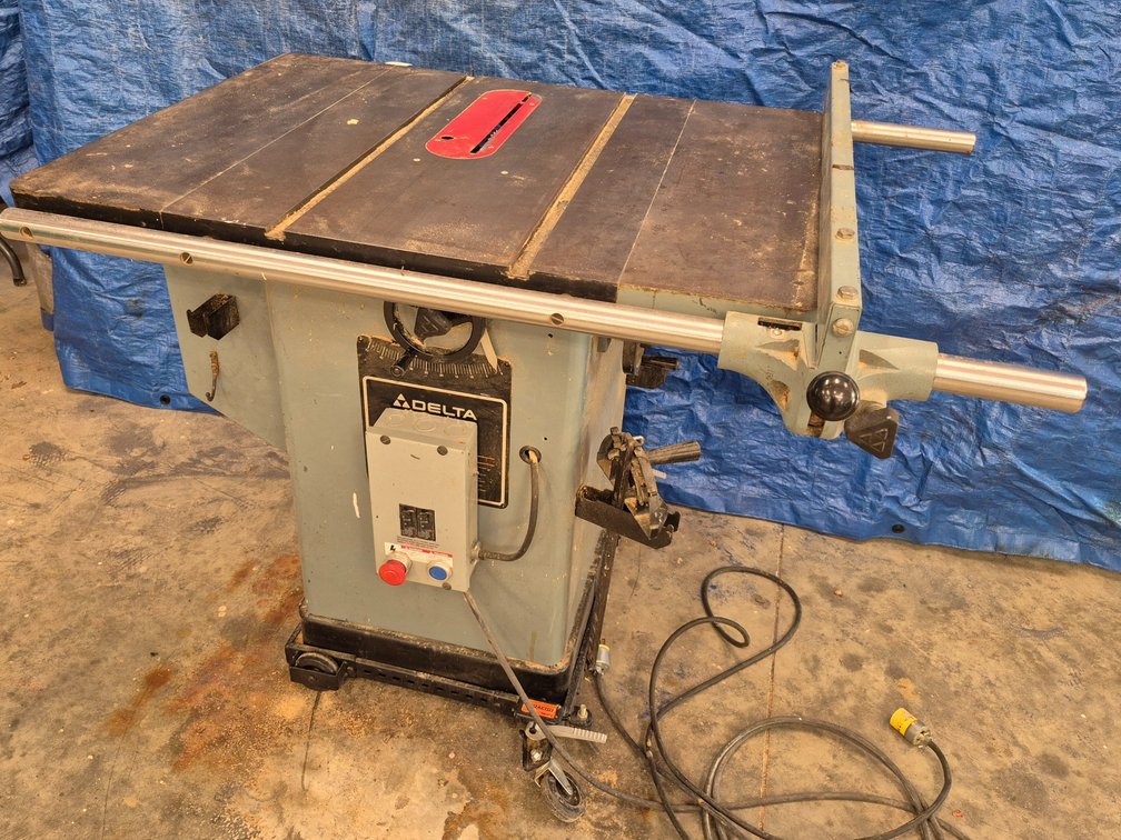 DELTA 36-750 table saw
