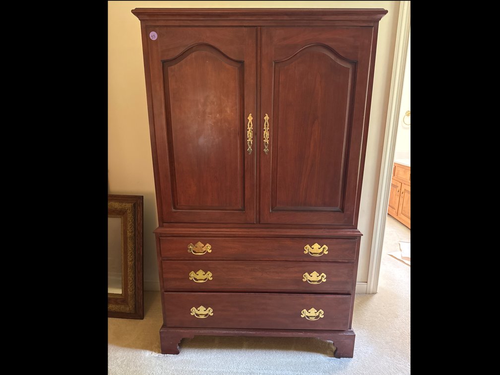 Henkel Harris Linen Press / Media Cabinet