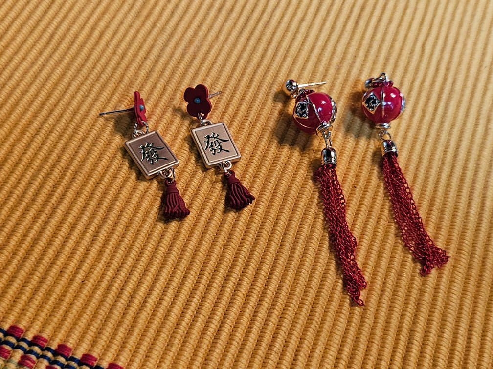 2 pair New Earrings 