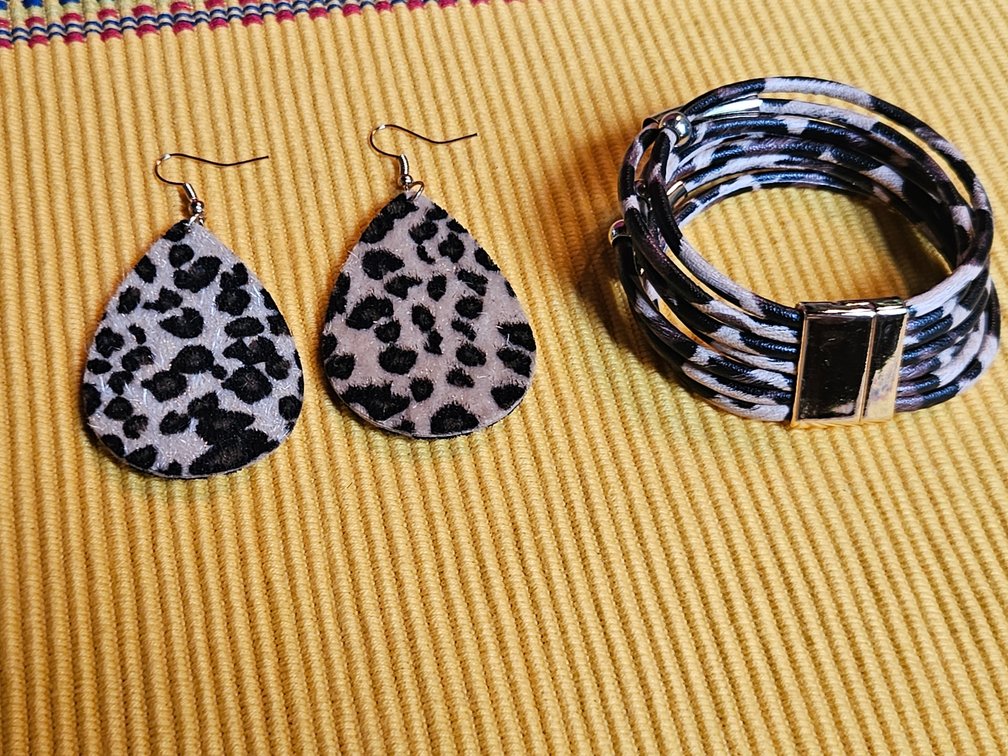 Animal Print Earrings and Bracelet - NEW