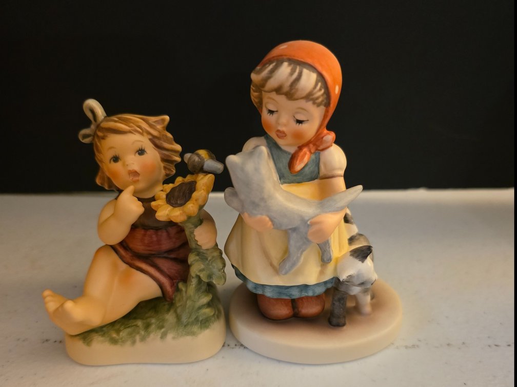 Goebel Hummel  4-1/2"  'Sunflower Friends' Figurine (HUM 2104,  3.5",  #1618 :  Goebel Hummel. "Tender Love",  HUM2007,  #1111,   4.1/8"   both with original boxes 