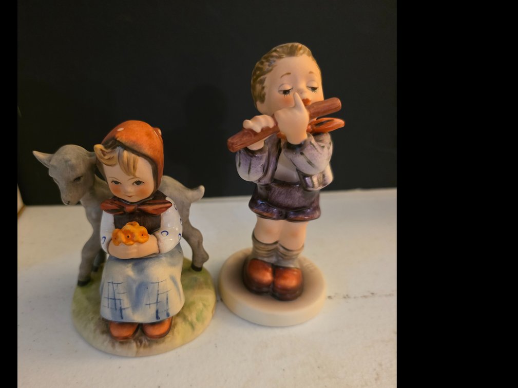1984 Goebel MJ Hummel Figurine 447 Morning Concert Collectors Club 11, 4.5"   :  Hummel Figurine Number 182, Good Friends TM4. 3.25"