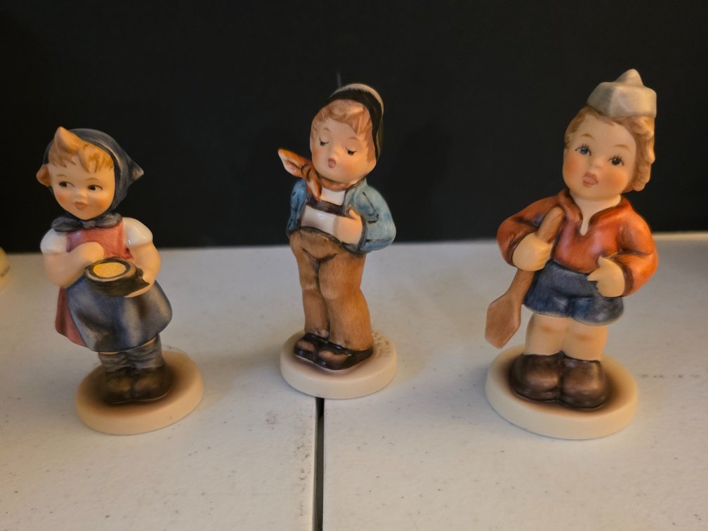 Vintage Goebel Hummel - #628 - From Me to You - TMK7. 3"   :  Goebel Hummel "Lucky Fellow" #560 TMK7  3.25"  ;  Vintage M.I. Hummel Club Figurine Membership Year 2002/2003 First Mate Goebel