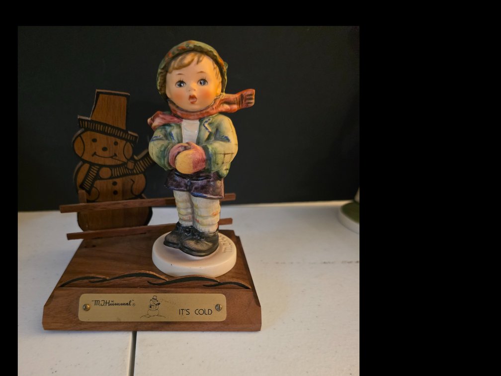 Hummel Figurine "IT’S COLD" HUM #421 TMK6 Goebel Germany MIB I623