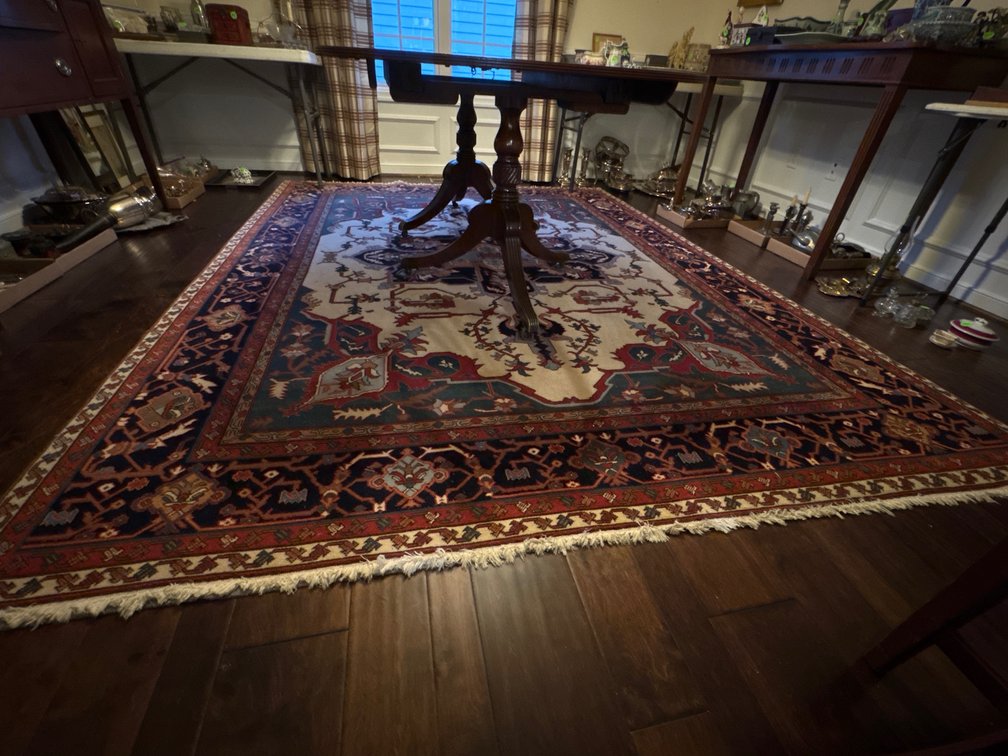High quality Oriental rug with pad 7 foot 10“ x 10‘