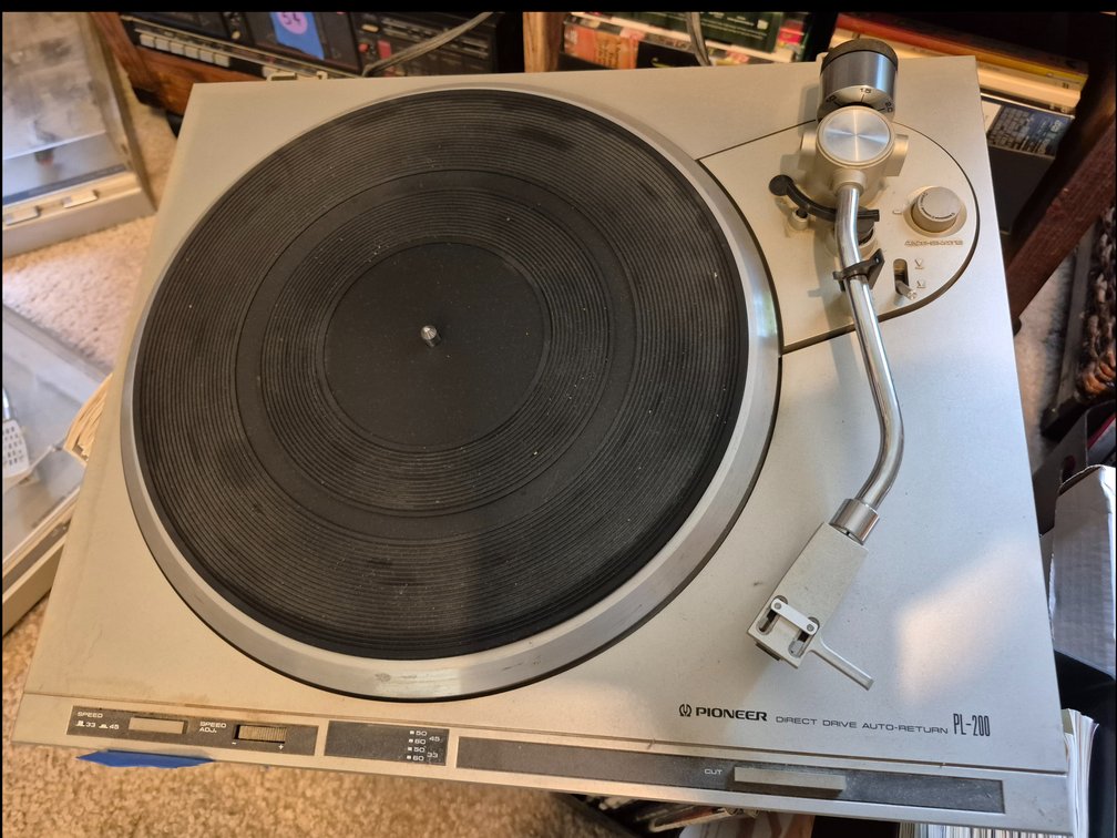 Pioneer PL-200 Turntable