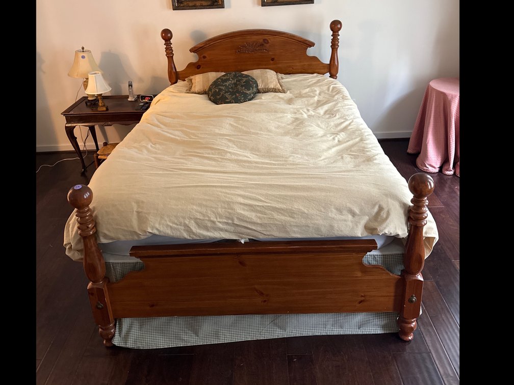 Solid Wood Queen Cannon Ball Bed 