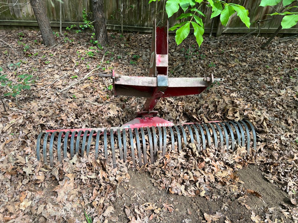 LR 15-72 3 pt hitch rake