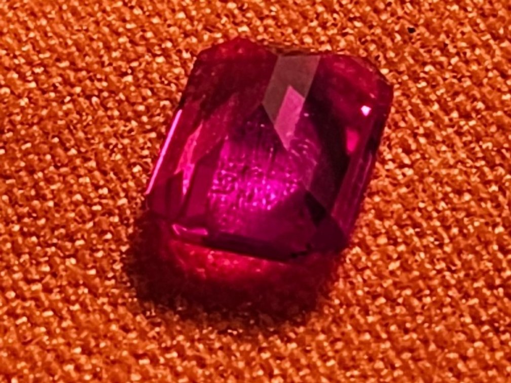 Unset 7mm x 9mm Ruby stone