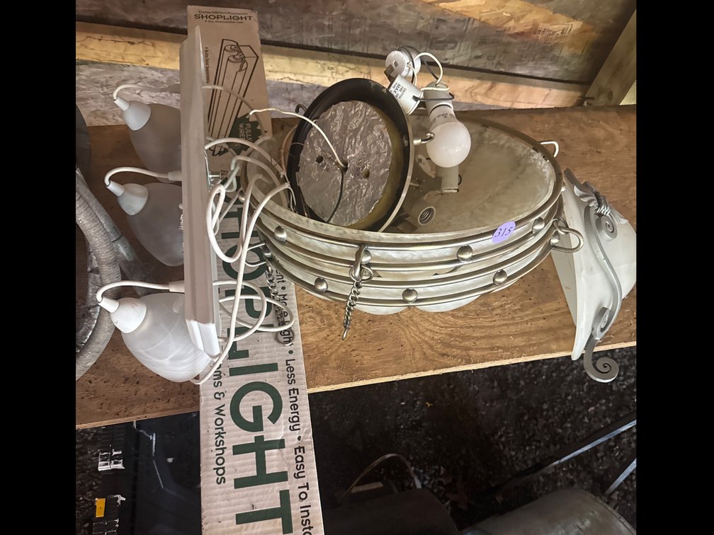 Assorted Light Fixtures 