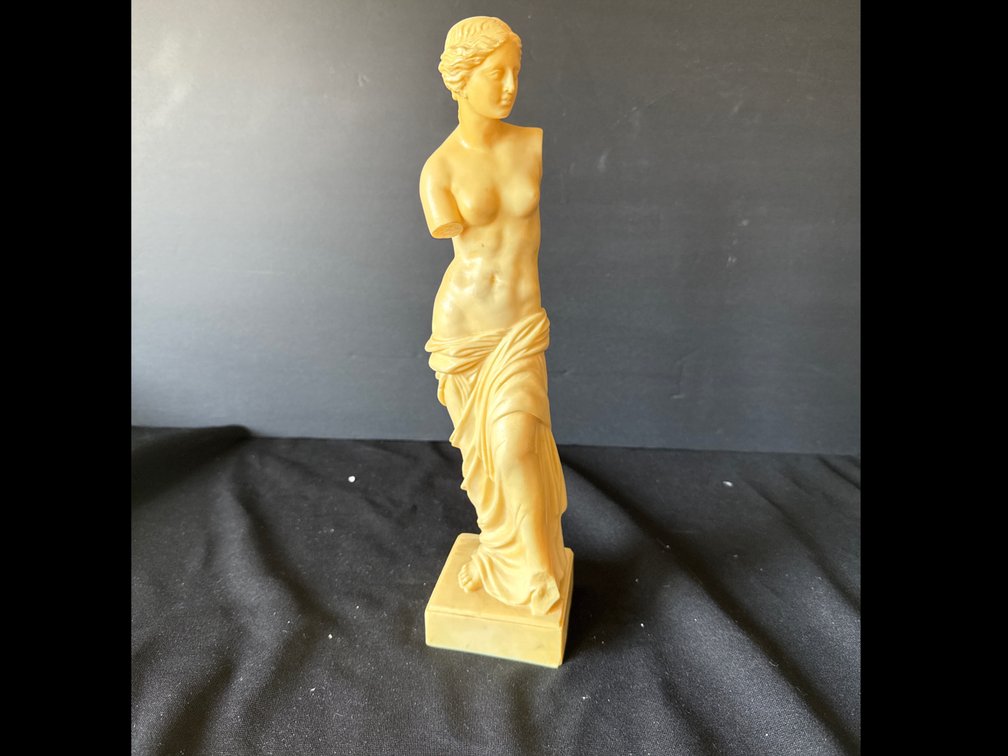 Venus de Milo11” tall
