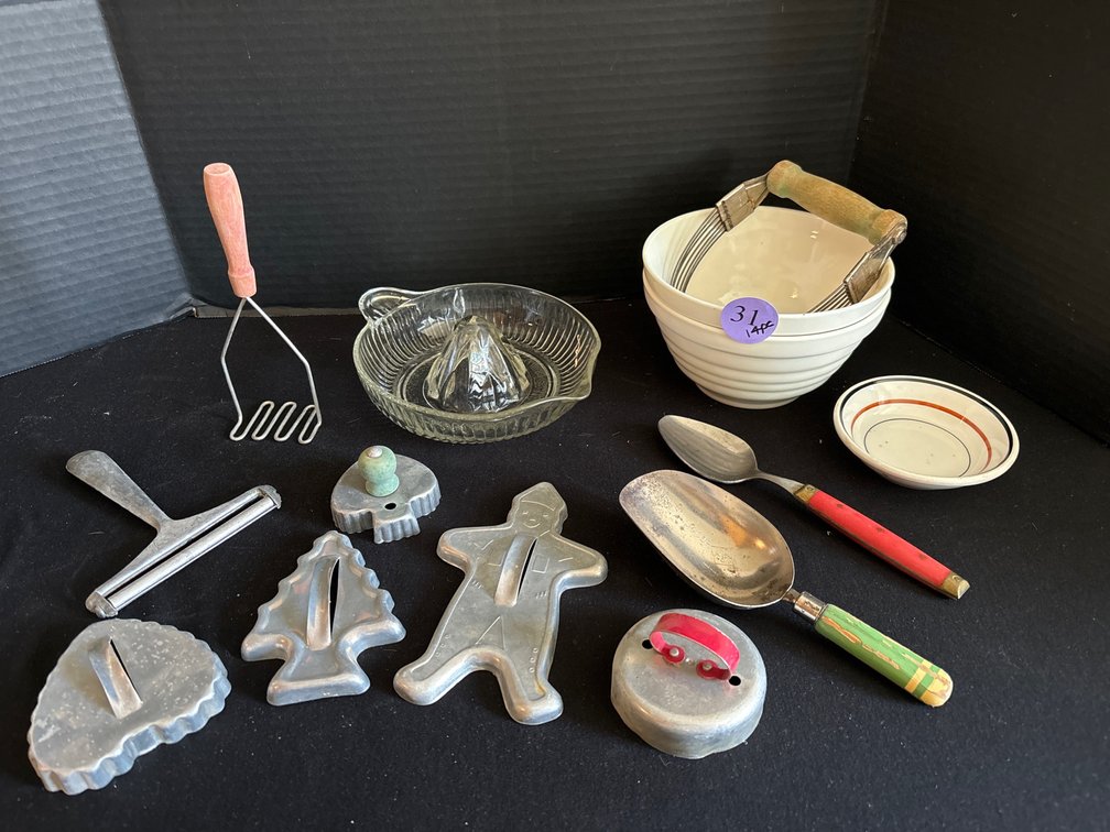 Vintage kitchen items; 14 pcs