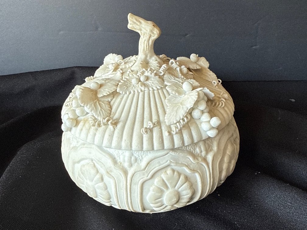 Bisque Melon Container