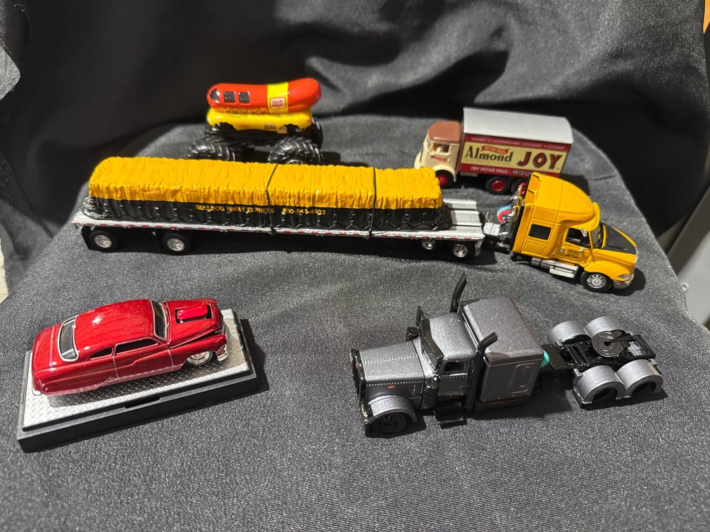 Misc Lot Metal Collectable Car and Trucks