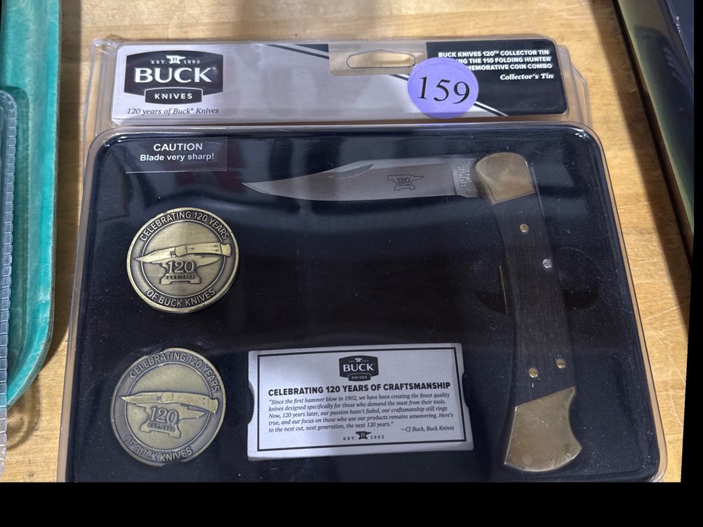 Buck Knife and Extra Collectors Coin 