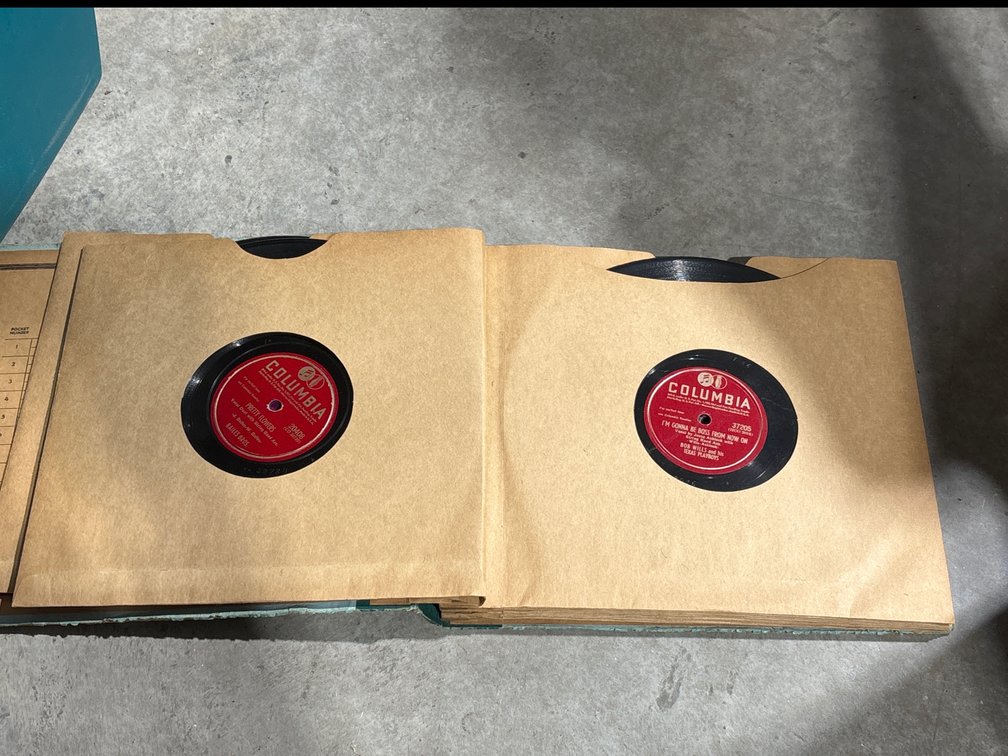 Album of 78 rpm records; classic country music