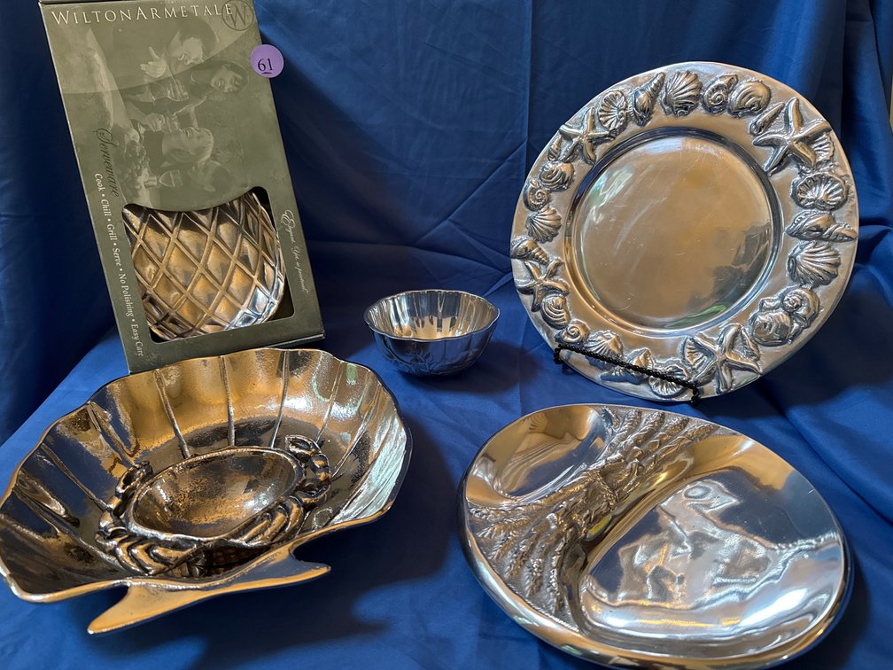 Aluminum Entertaining Lot 