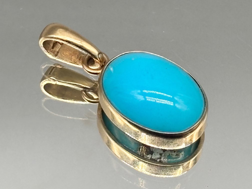 14K Turquoise Cabochon Pendant