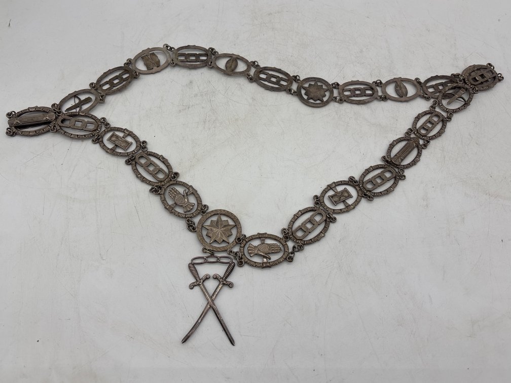 Master Mason Silver Tone Chain Belt
