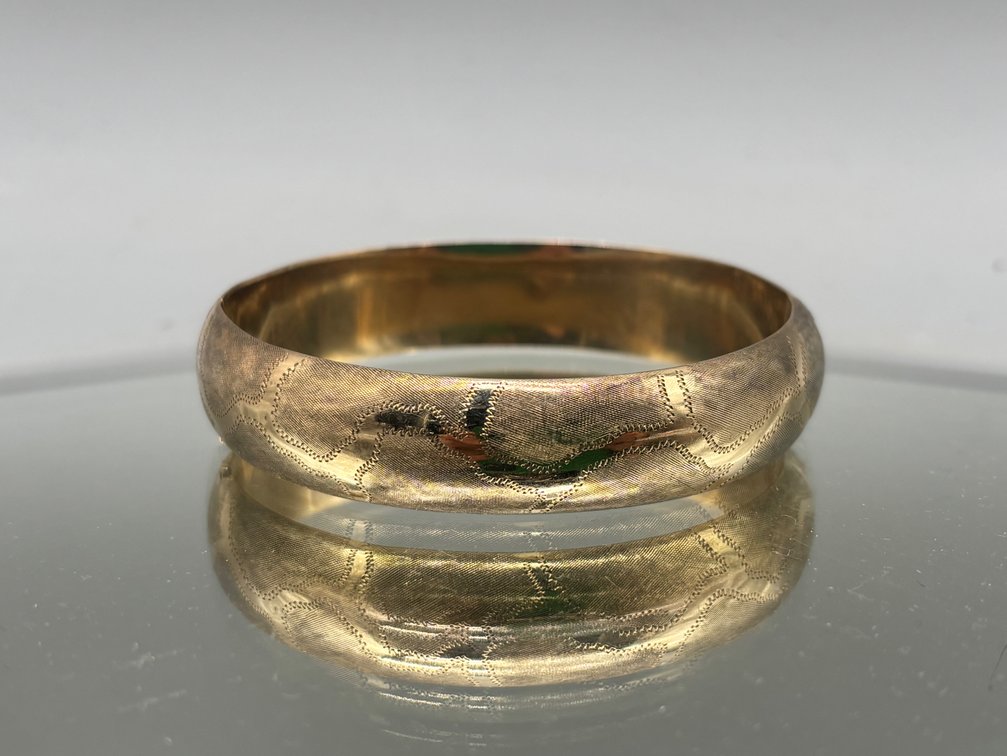 14K Yellow Gold Bangle Bracelet