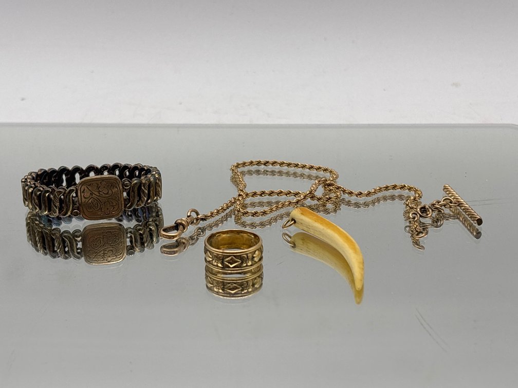 Victorian and Style Jewelry Grouping