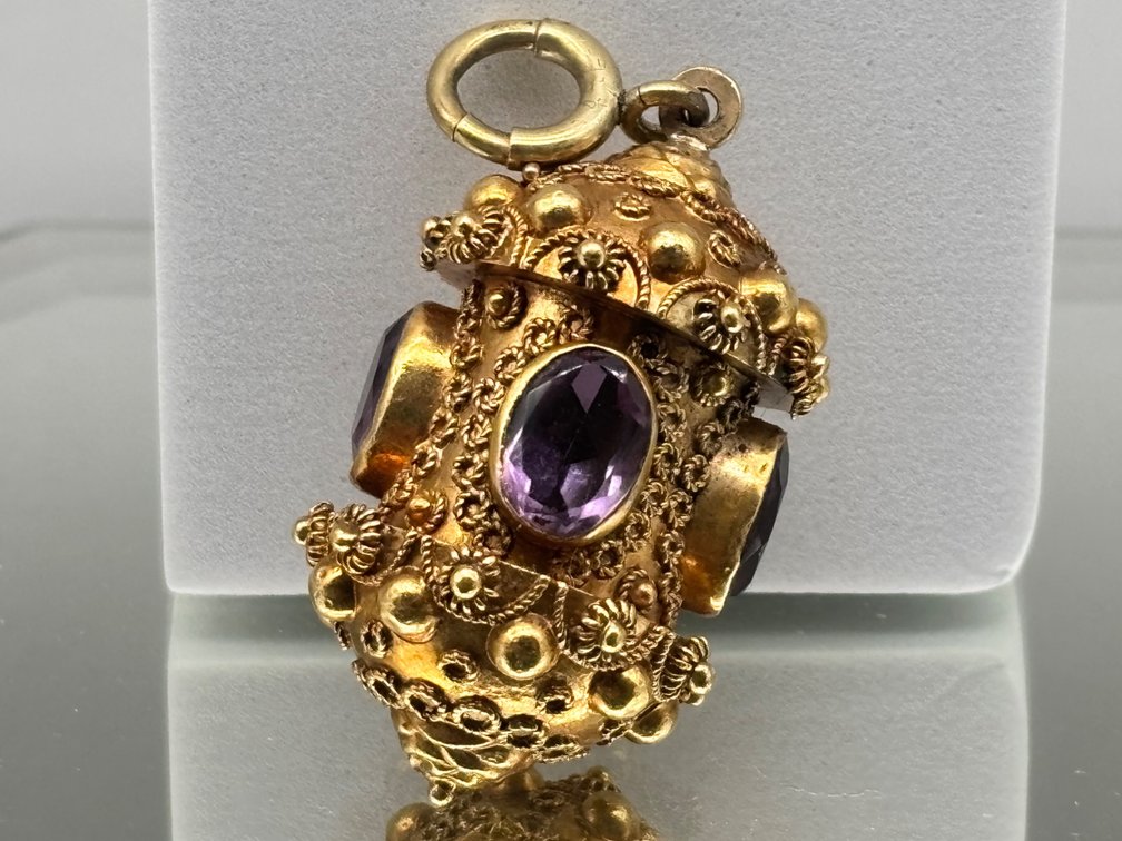 18K Etruscan Revival Pendant with Amethyst