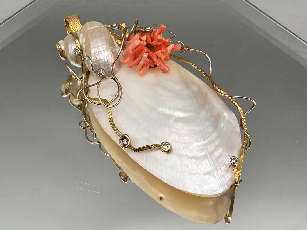 18K Shell, Coral and Diamond Pendant