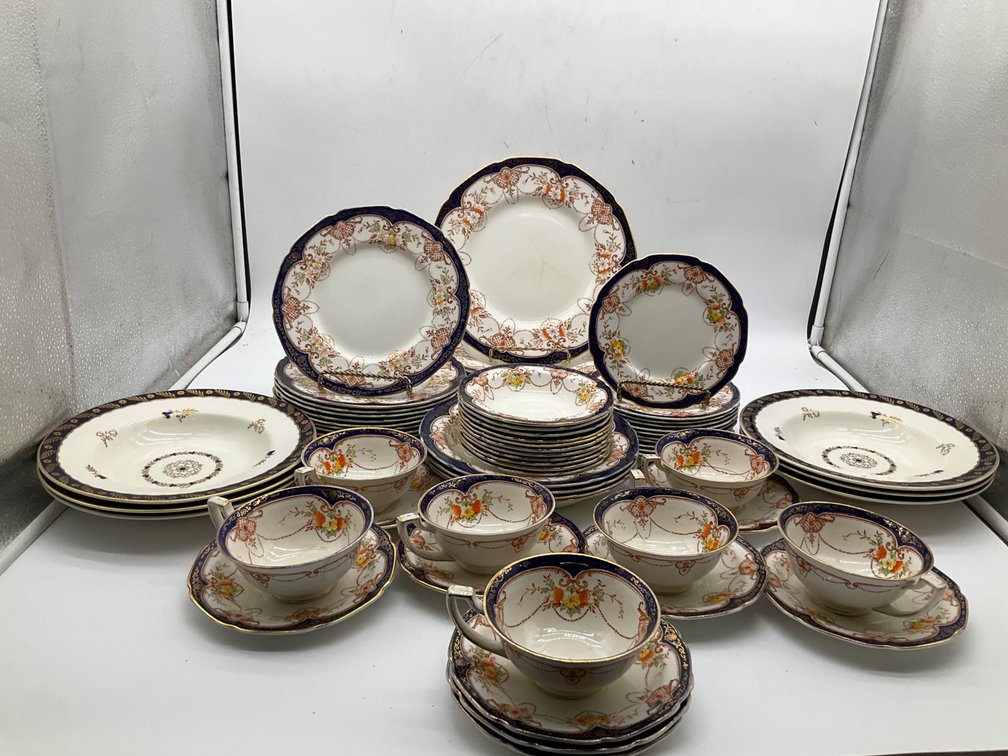 English China / Dinnerware