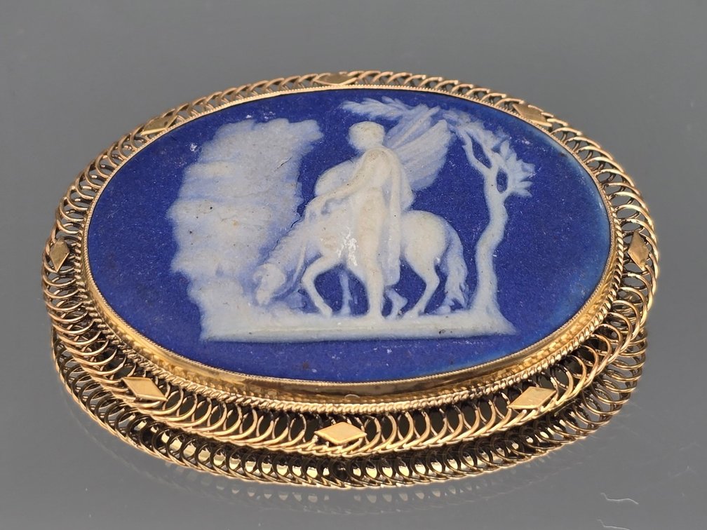 14K Wedgwood Blue Jasperware Cameo Brooch