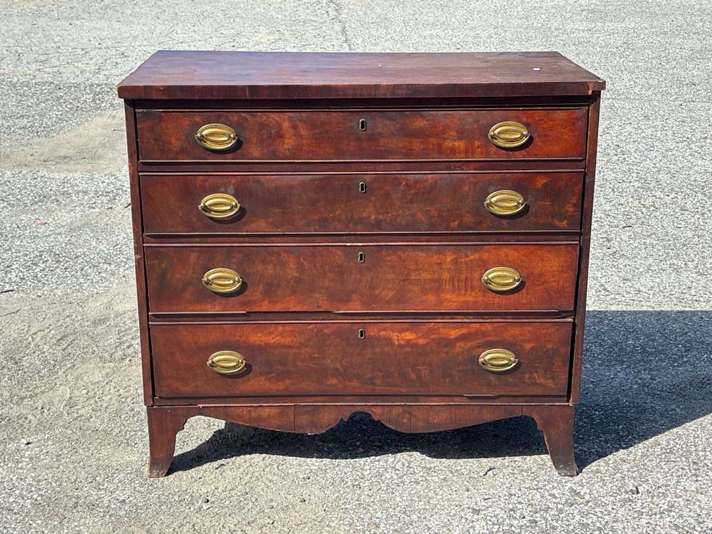 Mahogany Federal Graduated 4-Drawer Chest