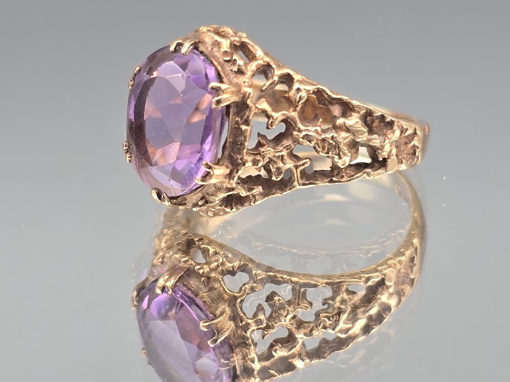14K Brutalist Oval Cut Amethyst Ring