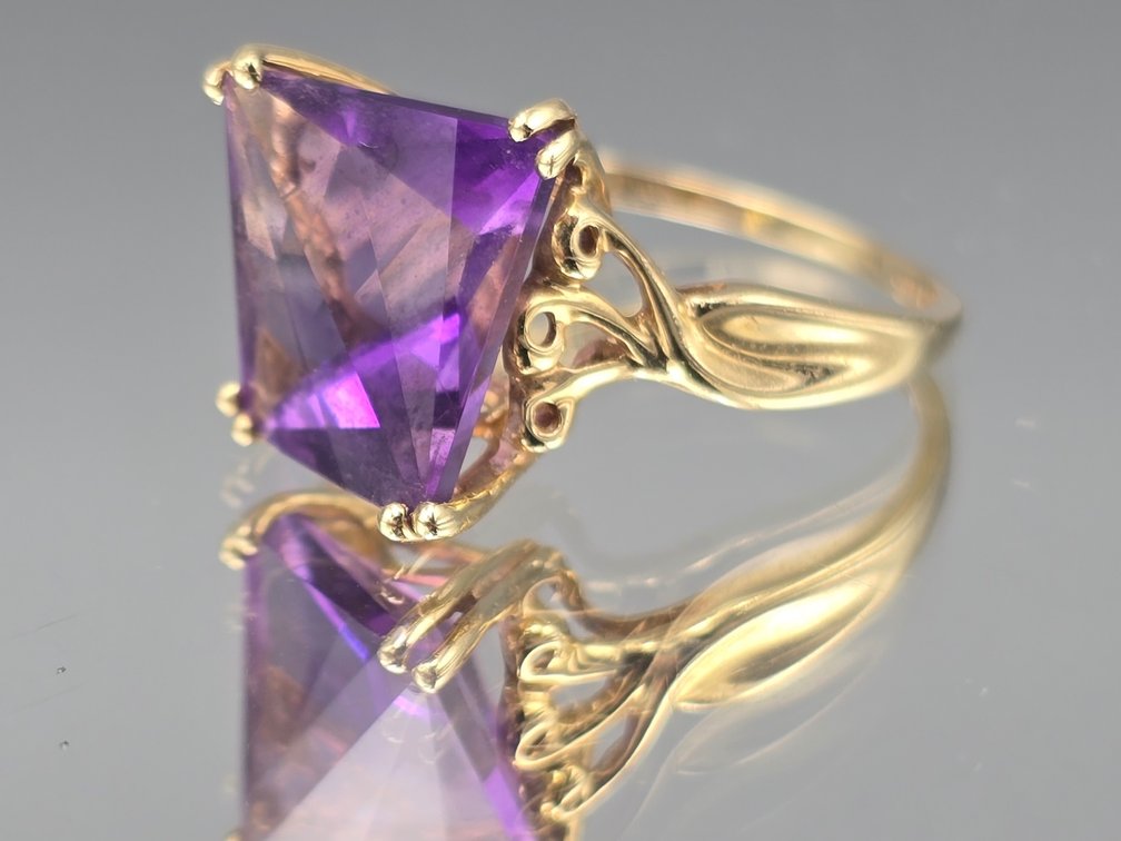 14K Fancy Cut Amethyst Ring