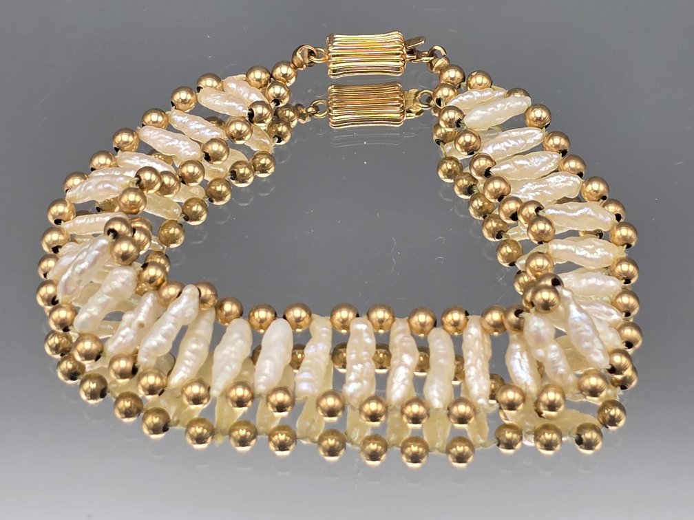 14K Freshwater Pearl and Gold Bead Bracelet