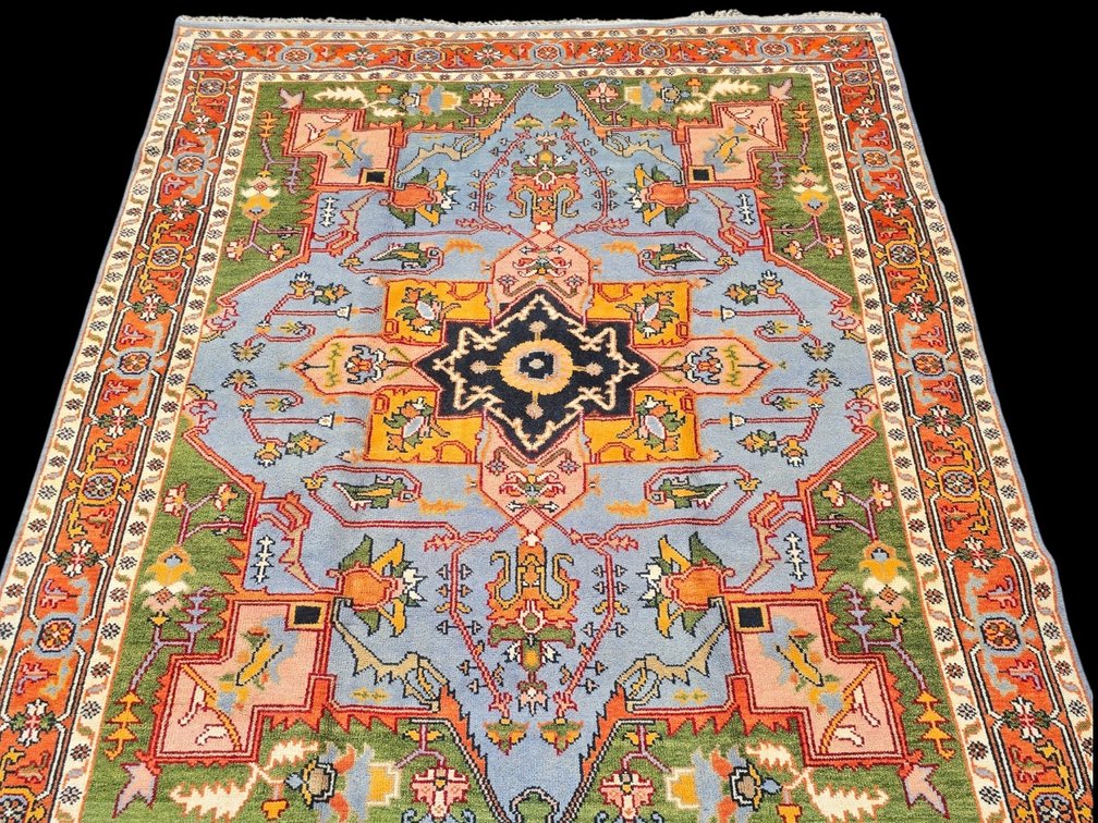 Heriz-style Wool Carpet, 7ft 9in x 9ft 10in