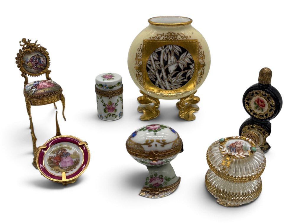 Vanity Items and Curio Collectibles