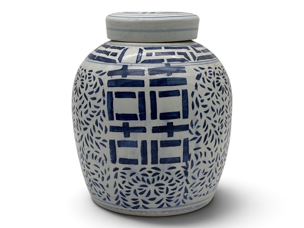 Chinese Porcelain Double Happiness Covered Jar