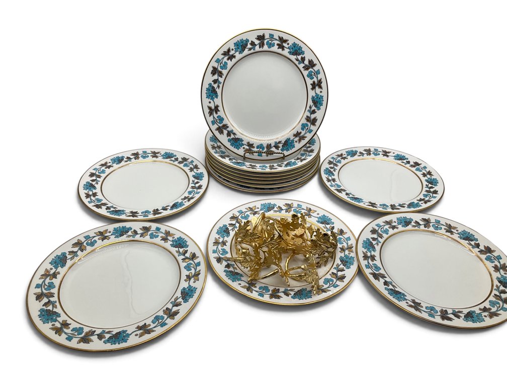 Twelve Copeland Spode “Richmond”  Dinner Plates